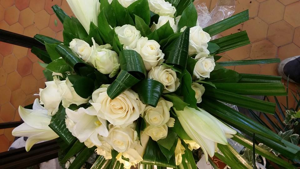 le bouquet lys et roses blanches: une valeur sure
