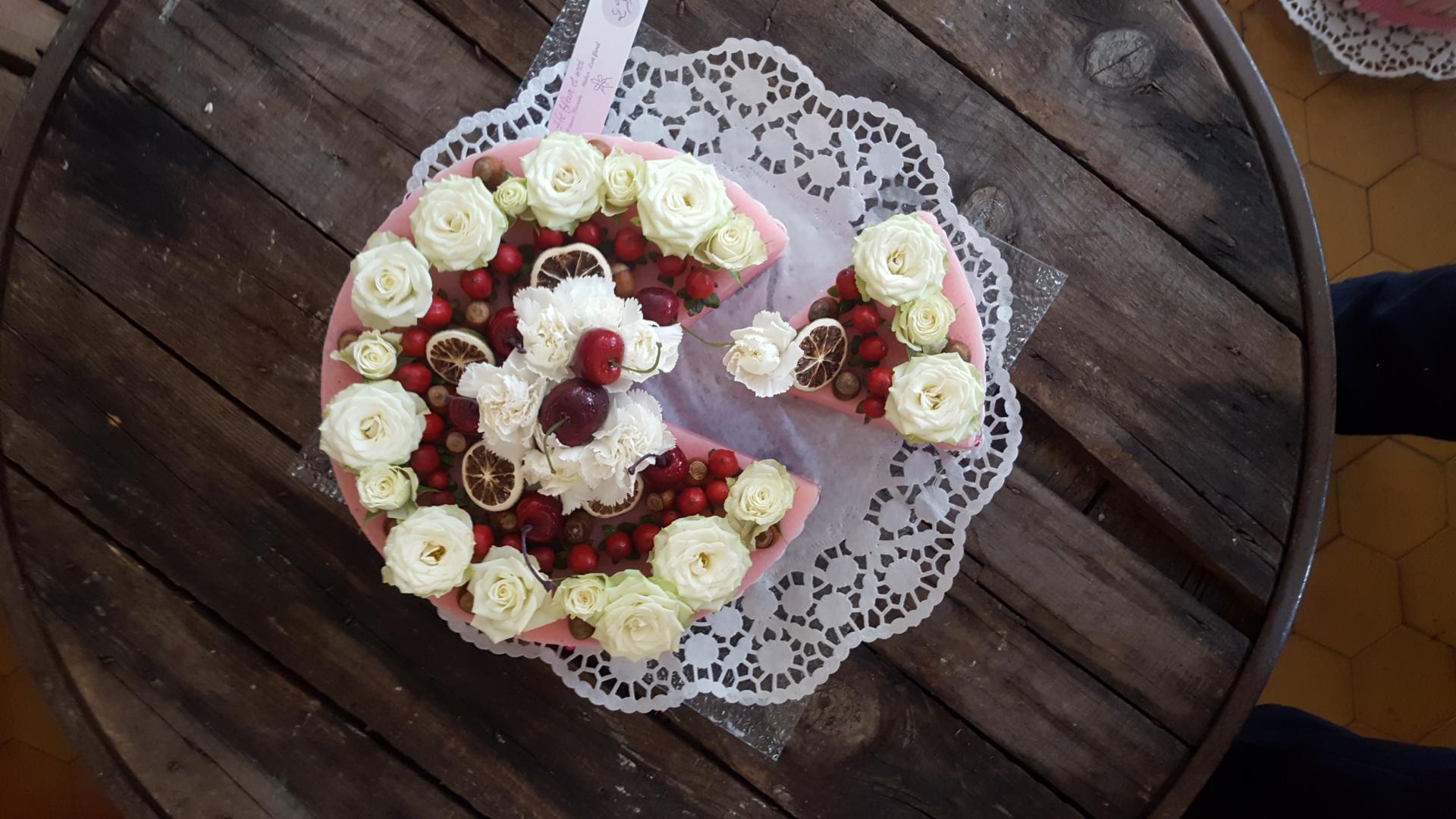 Gateau de fleurs chic et tendance by Hé fleur et moi Valenciennes anzin nord Hainaut Denain Le quesnoy la sentinelle
