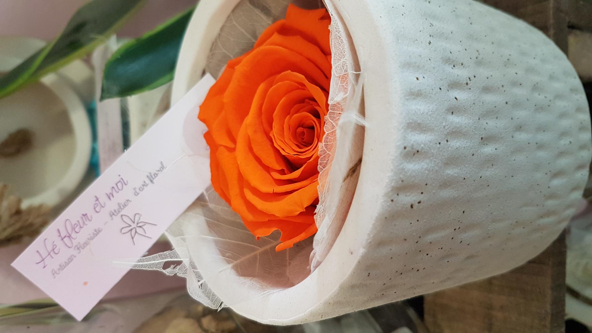 Rose éternelle Hé fleur et moi fleuriste de Valenciennes