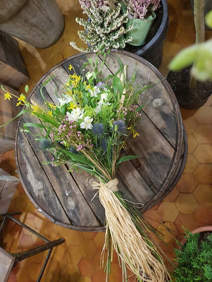 Gerbe deuil enterrement Hé fleur et moi fleuriste Valenciennes