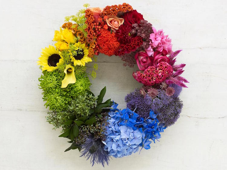Cercle chromatique couronne fleurs Valennciennes deuil