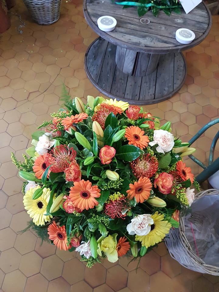 Coussin rond deuil by Hé fleur et moi fleuriste nord Hainaut enterrement Valenciennes