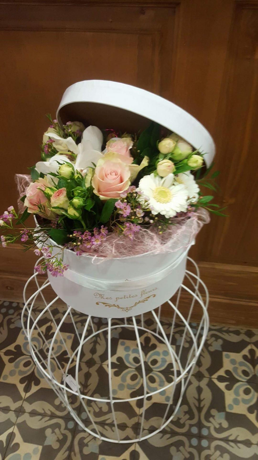 Boite a chapeau fleurie hé fleur et moi fleuriste de Valenciennes