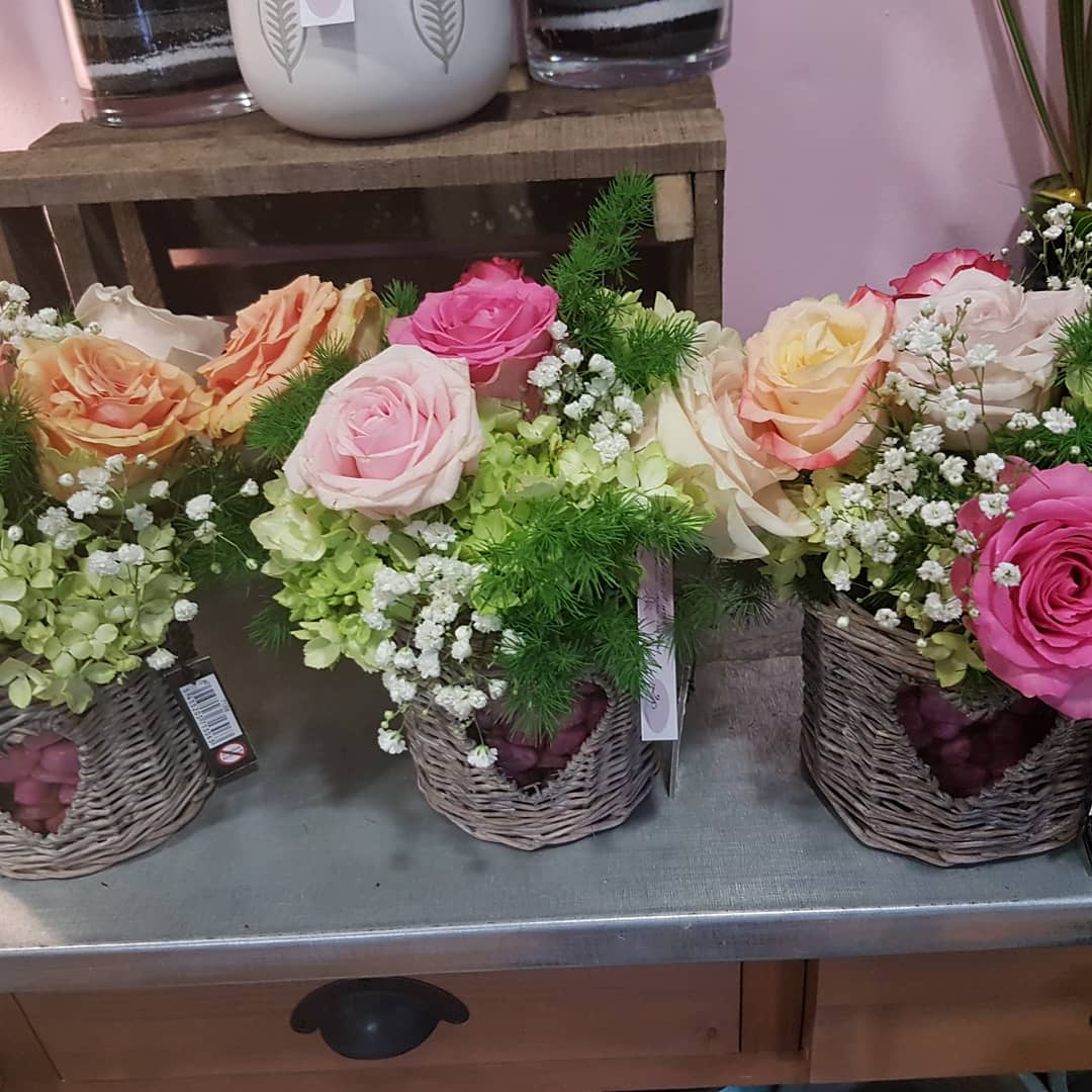 Idées cadeaux pour la fête des mères chez hé fleur et moi #fleuriste de #Valenciennes #bouquet #composition #orchidée #rose #pivoine @hefleuretmoi #fetedesmeres #amour #maman #anz