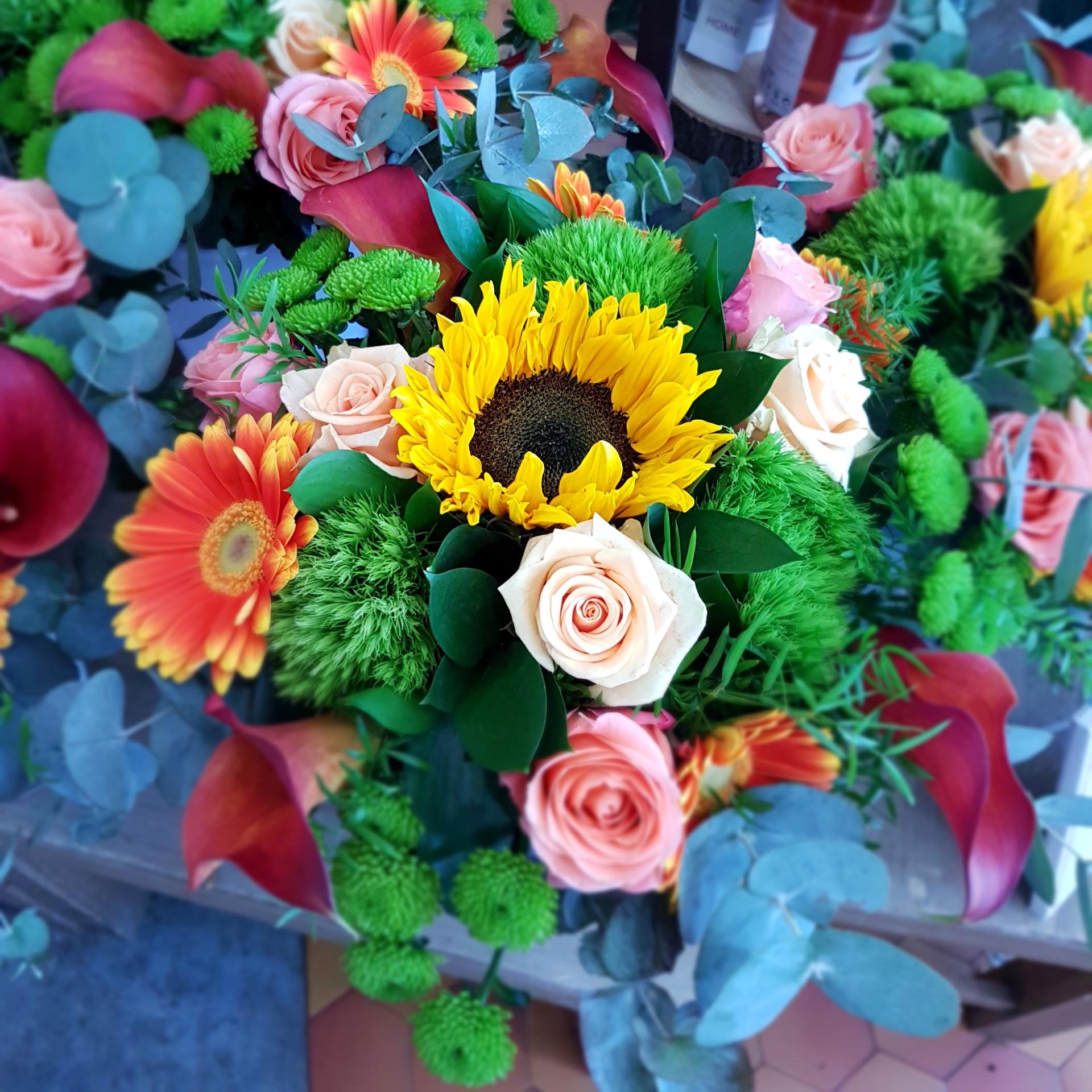 Bouquet de fleurs soleil soleil chez hé fleur et moi fleuriste de Valenciennes bouquet
