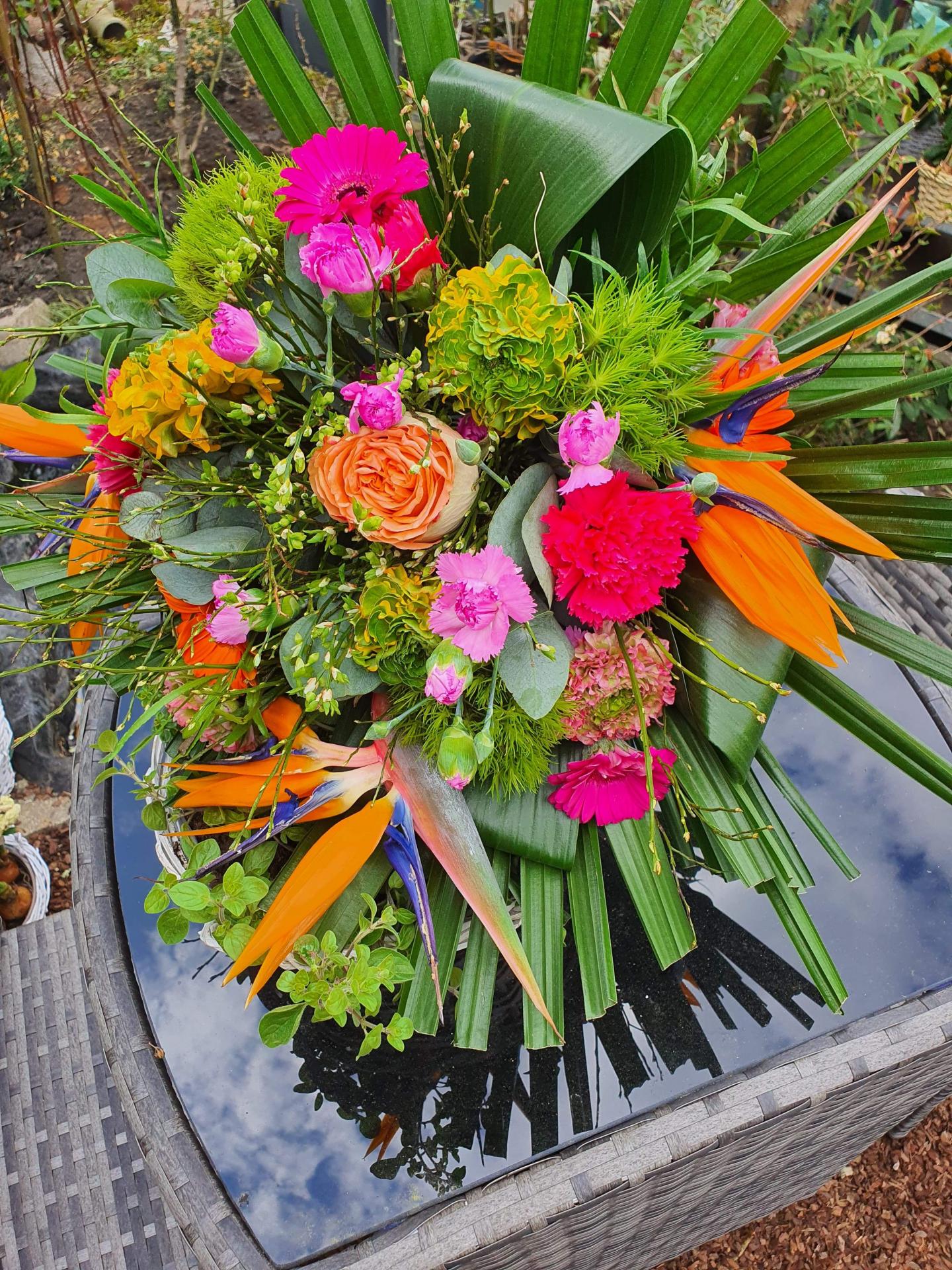 Osez le bouquet coloré avec votre fleuriste Hé fleur et moi